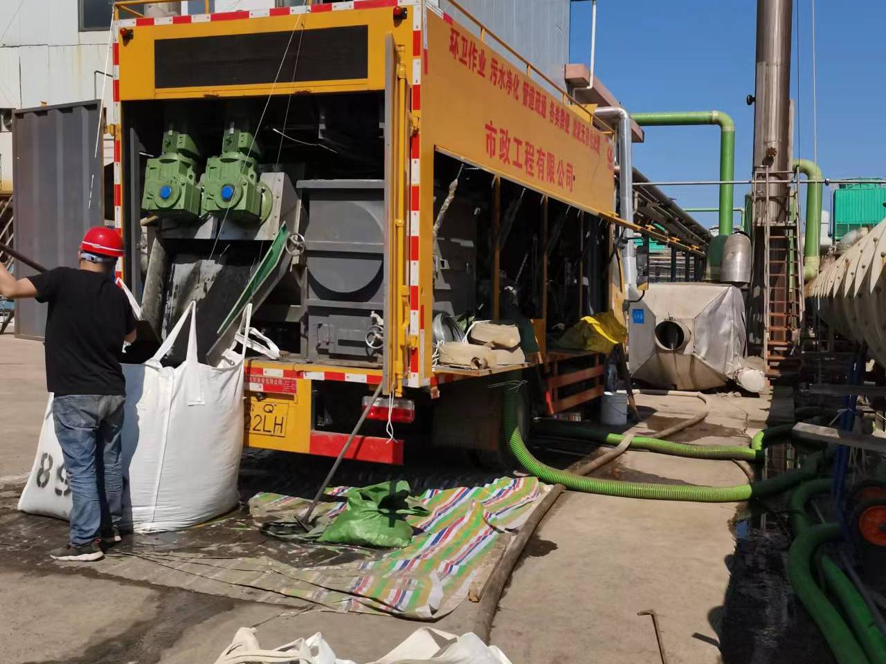 丛台淤泥压干处理